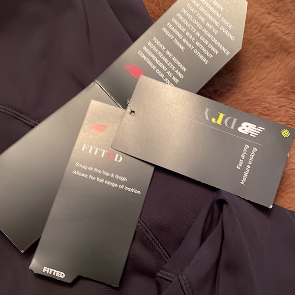 New Balance run crop tight - Picture 2 of 5